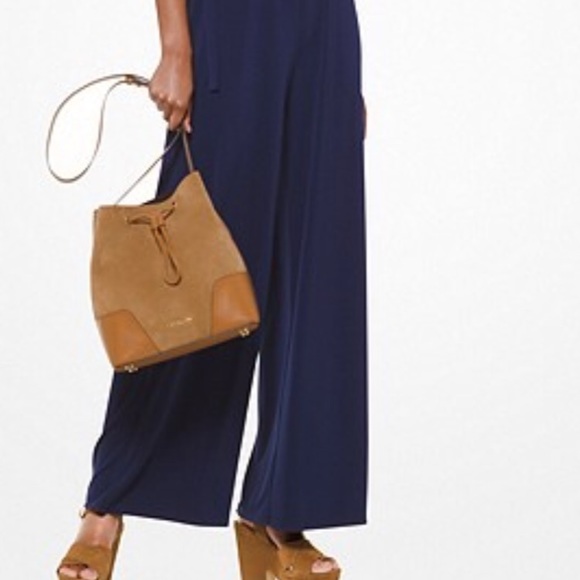 SOLD⛔️Authentic MK Suede/Leather bucket w pouch - Picture 6 of 8